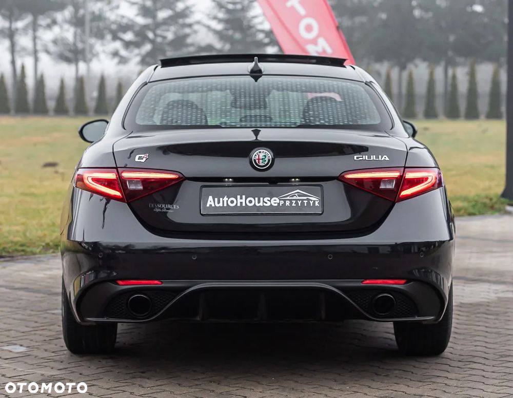 Alfa Romeo Giulia 2.0 Turbo 16V AT8-Q4 Veloce - 9