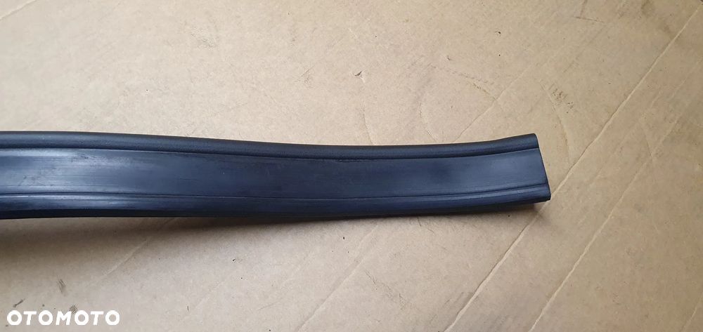 Uszczelka maski komory silnika BMW X1 F48 7329397 - 2