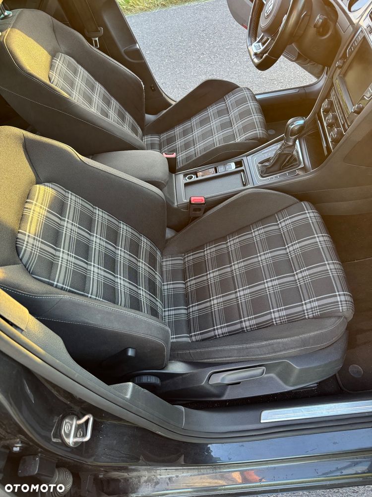 Volkswagen Golf - 13