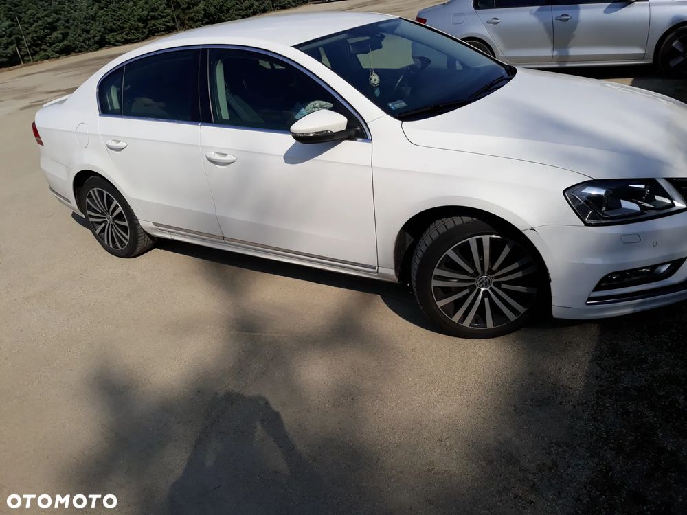 Volkswagen Passat 2.0 TDI Highline R-Style - 5