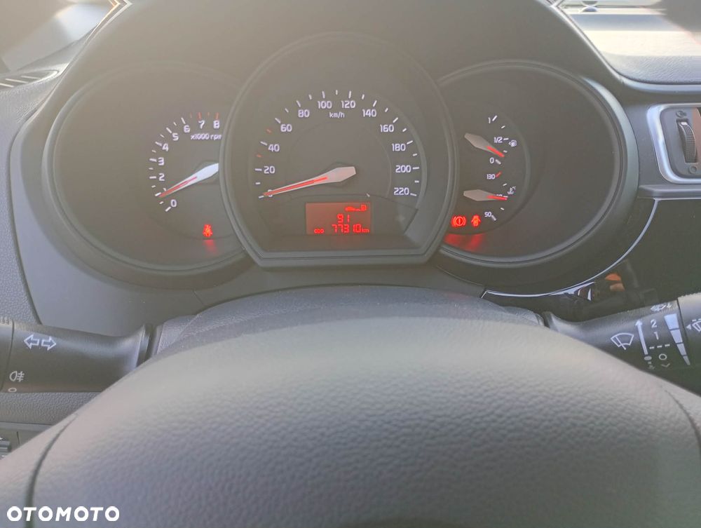 Kia Rio 1.2 L - 9
