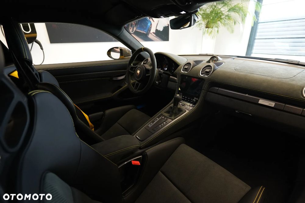 Porsche 718 Cayman GPF GT4 RS PDK - 20