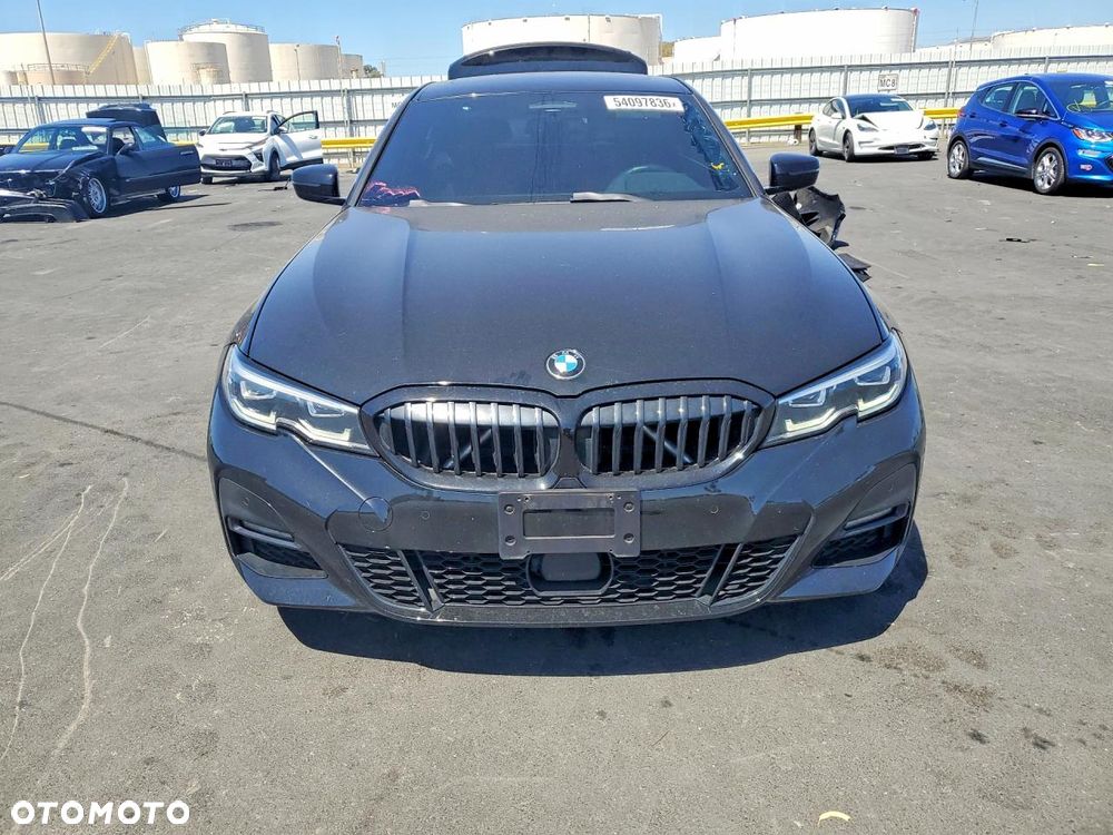 BMW Seria 3 330i M Sport - 5