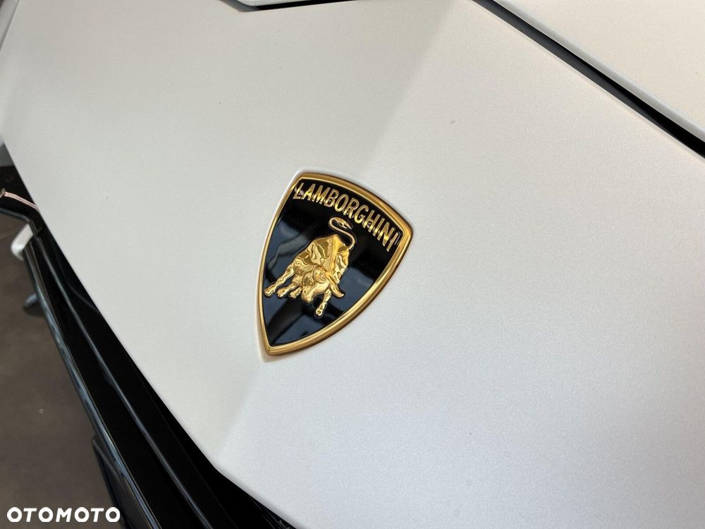 Lamborghini Urus - 24
