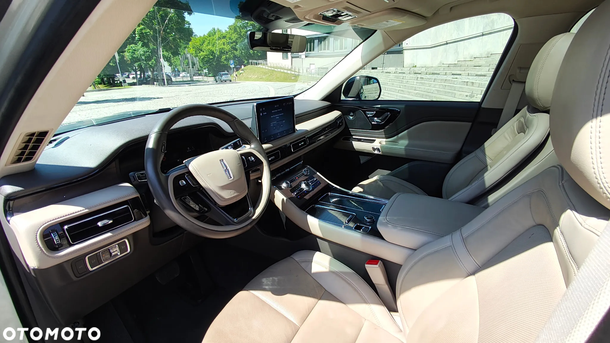 Lincoln Aviator - 28