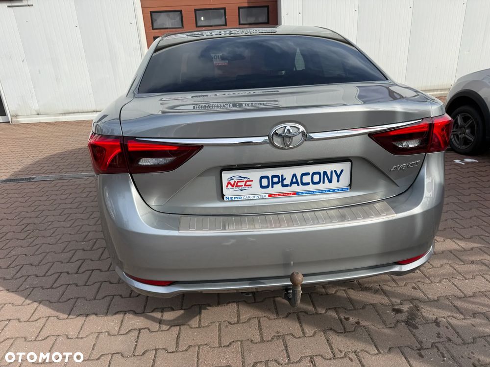 Toyota Avensis - 9