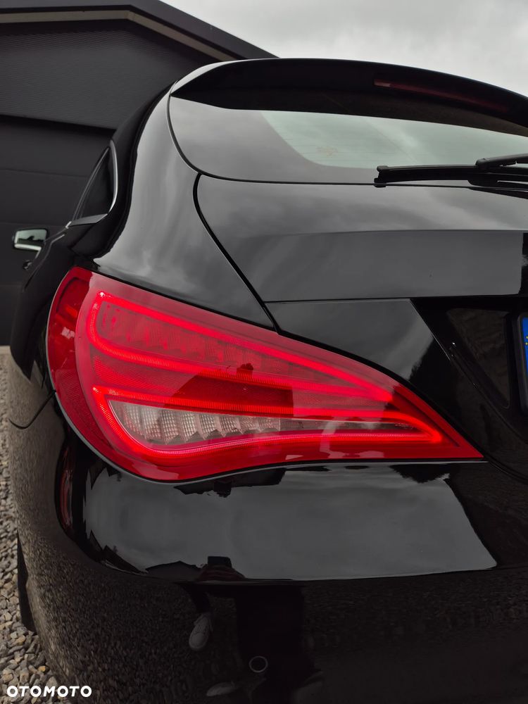 Mercedes-Benz CLA 180 7G-DCT Peak Edition - 17