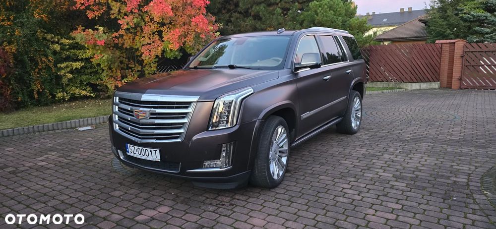 Cadillac Escalade - 4