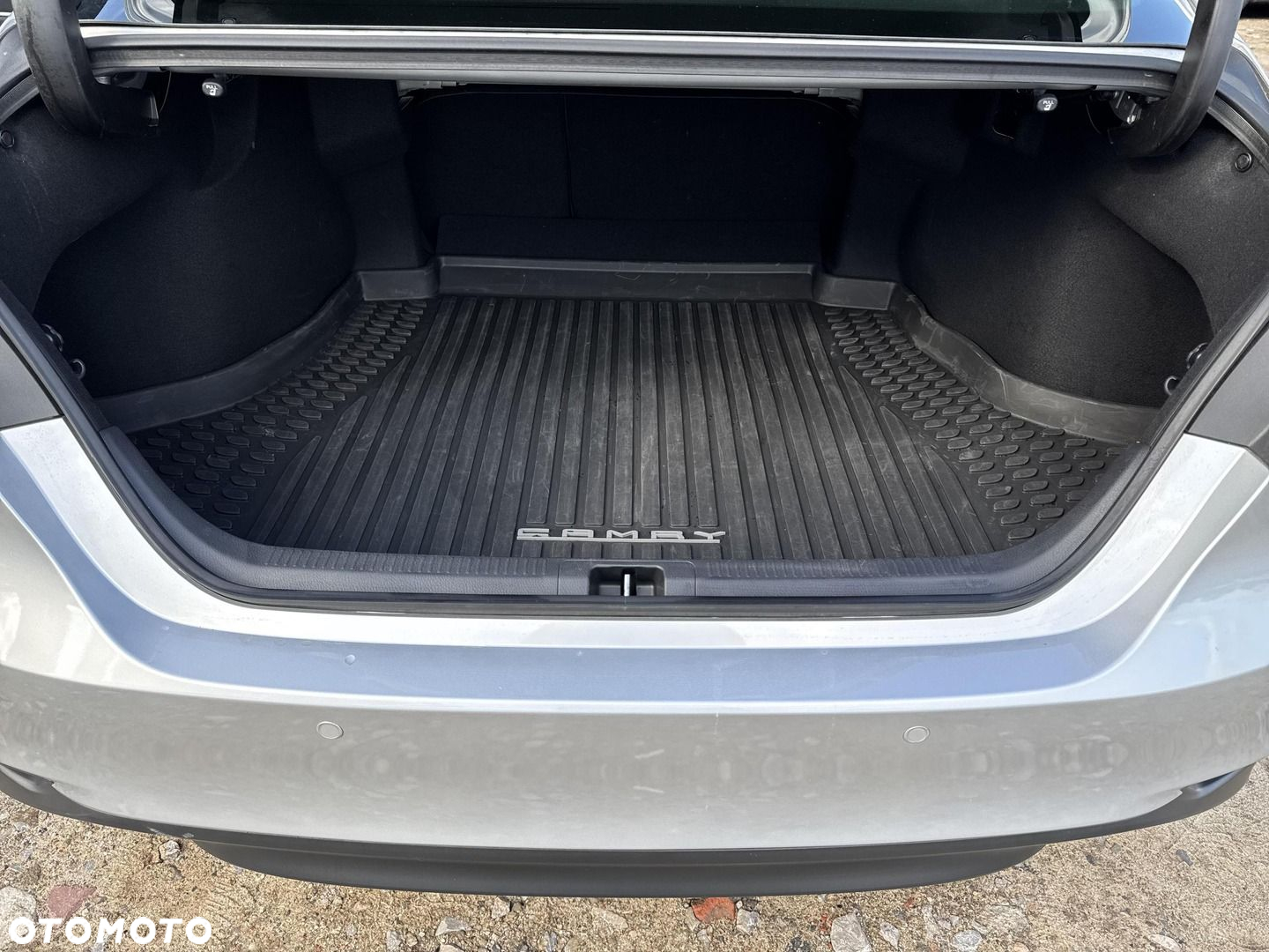Toyota Camry 2.5 Hybrid Executive CVT - 17