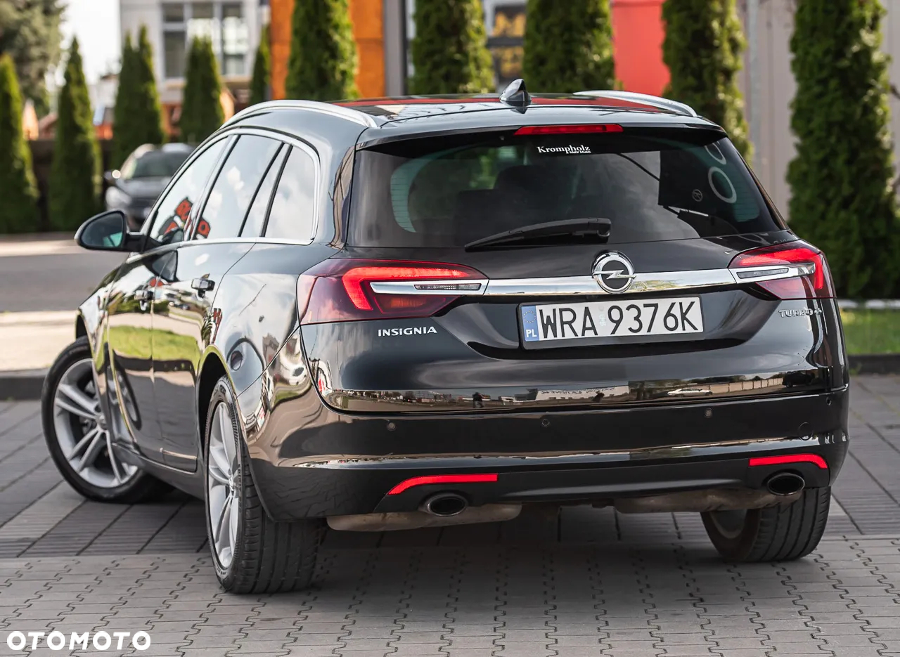 Opel Insignia 2.0 SIDI Turbo 4x4 Sports Tourer - 4