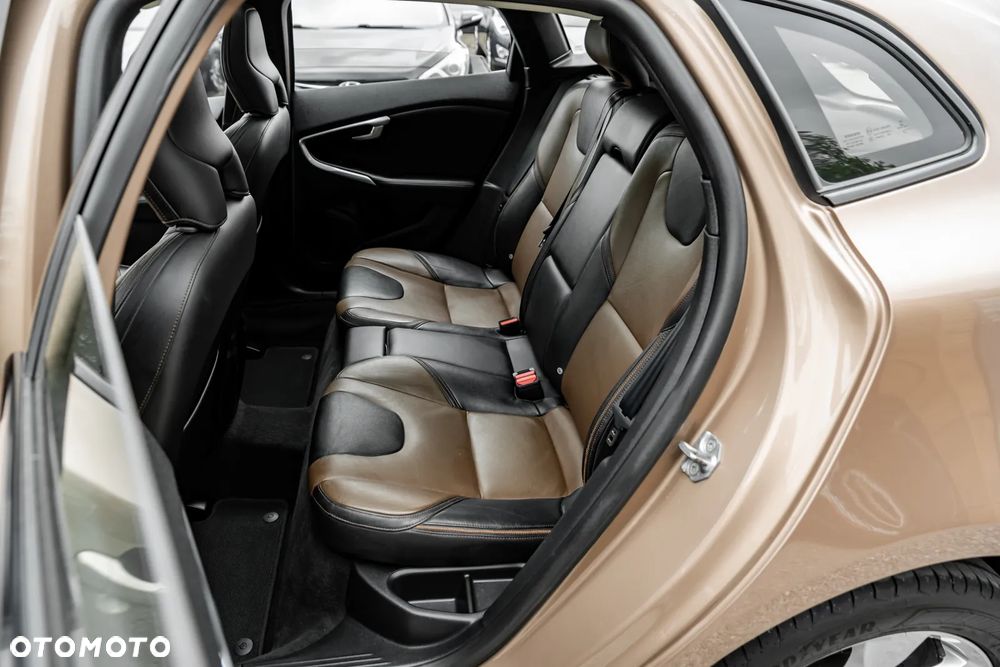 Volvo V40 Cross Country T4 AWD Geartronic Linje You - 23