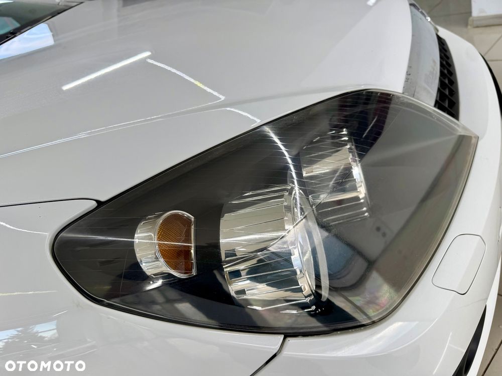 Opel Astra 1.6 Black&White - 8