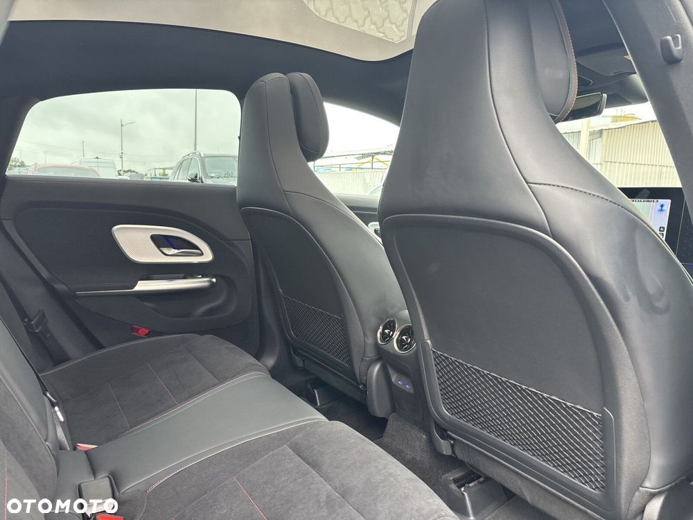 Mercedes-Benz CLA 200 mHEV 4-Matic 8G-DCT - 20