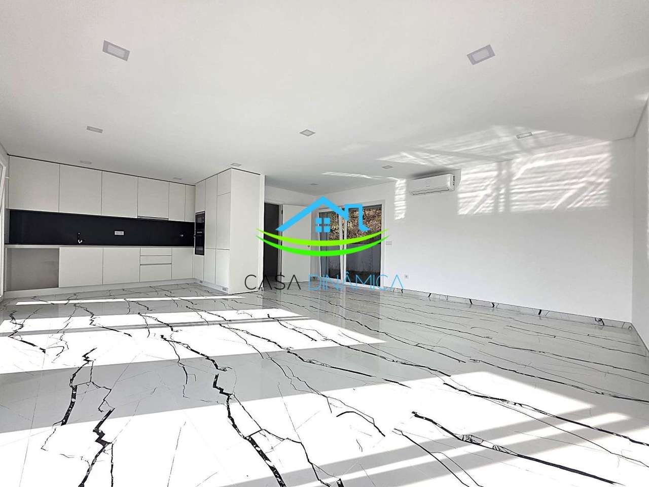 Moradia T4+1 Nova com Garagem Ampla e Jardim – Antuzede, Coimbra - Grande imagem: 2/46