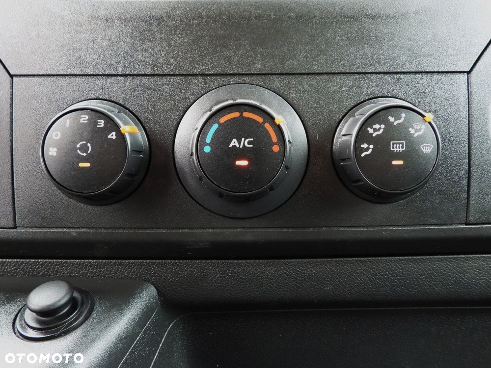Renault MASTER SKRZYNIA TEMPOMAT NAWIGACJA BLIŹNIACZE KOŁA KLIMATYZACJA  130KM - 31