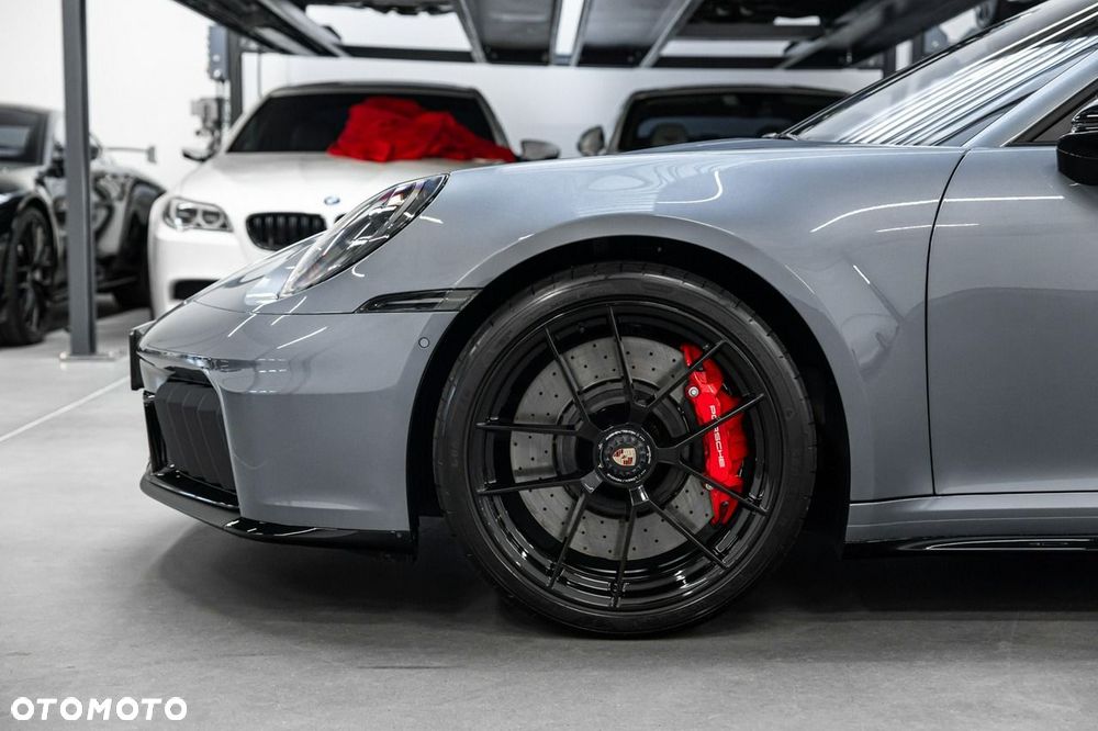 Porsche 911 Targa 4 GTS PDK - 19