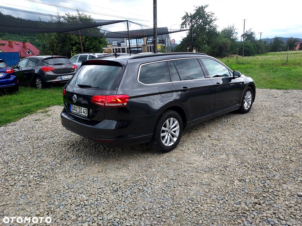 Volkswagen Passat - 4