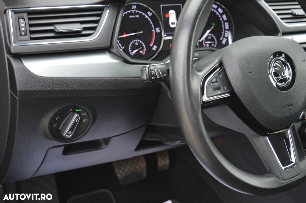 Skoda Superb 2.0 TDI DSG Ambition - 24