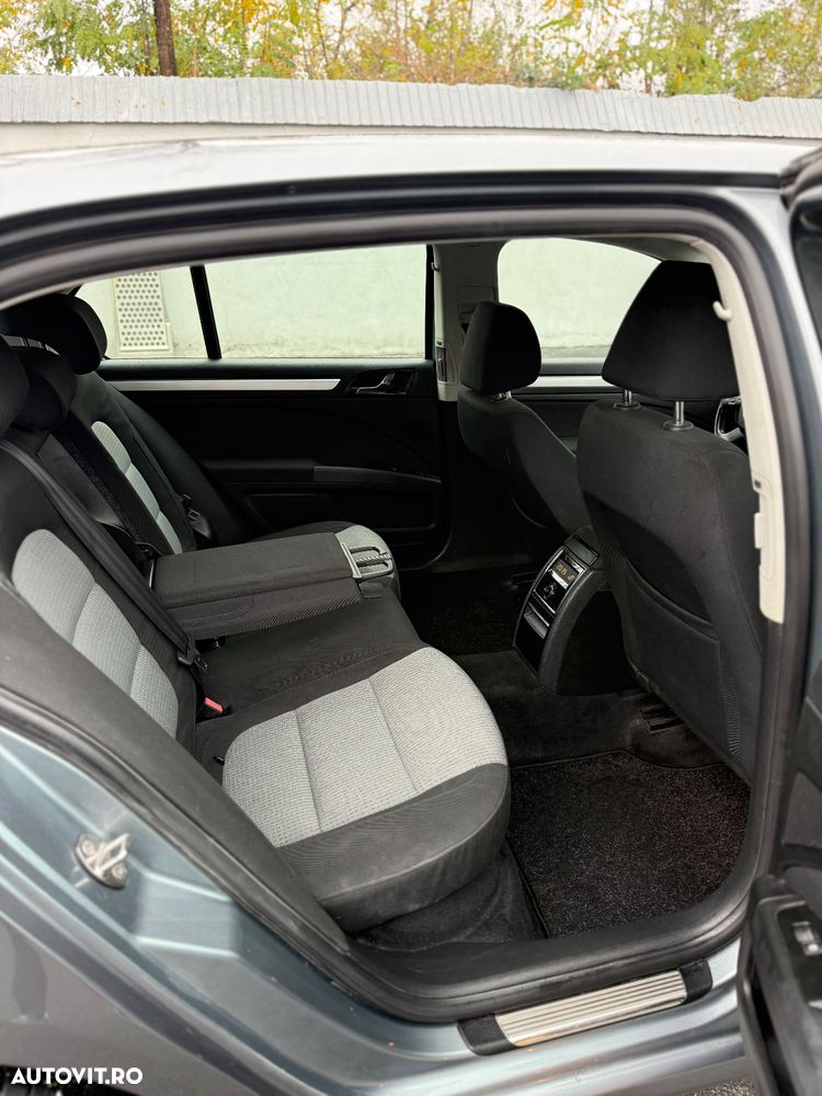 Skoda Superb 2.0 TDI Elegance - 7