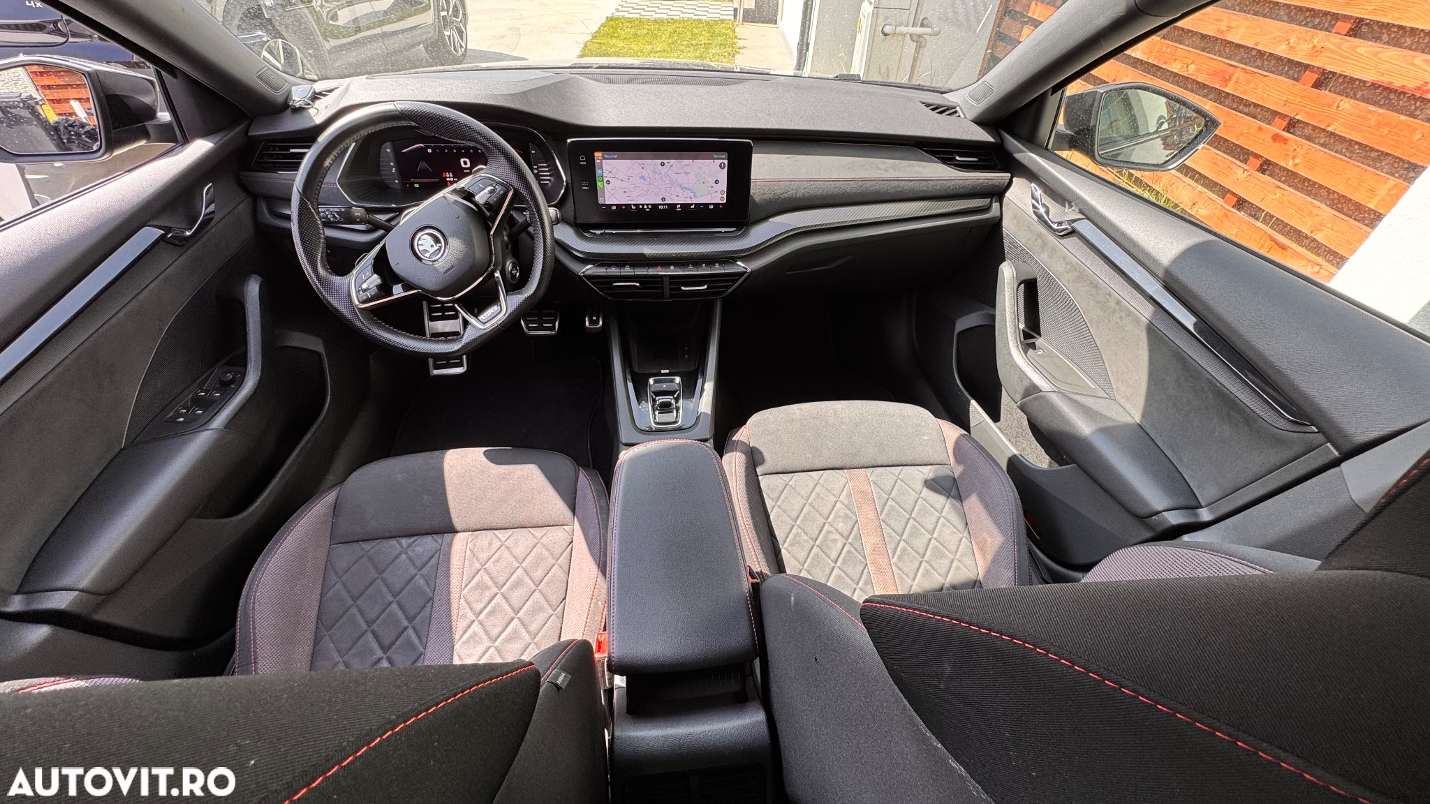 Skoda Octavia 2.0 TSI DSG RS - 9