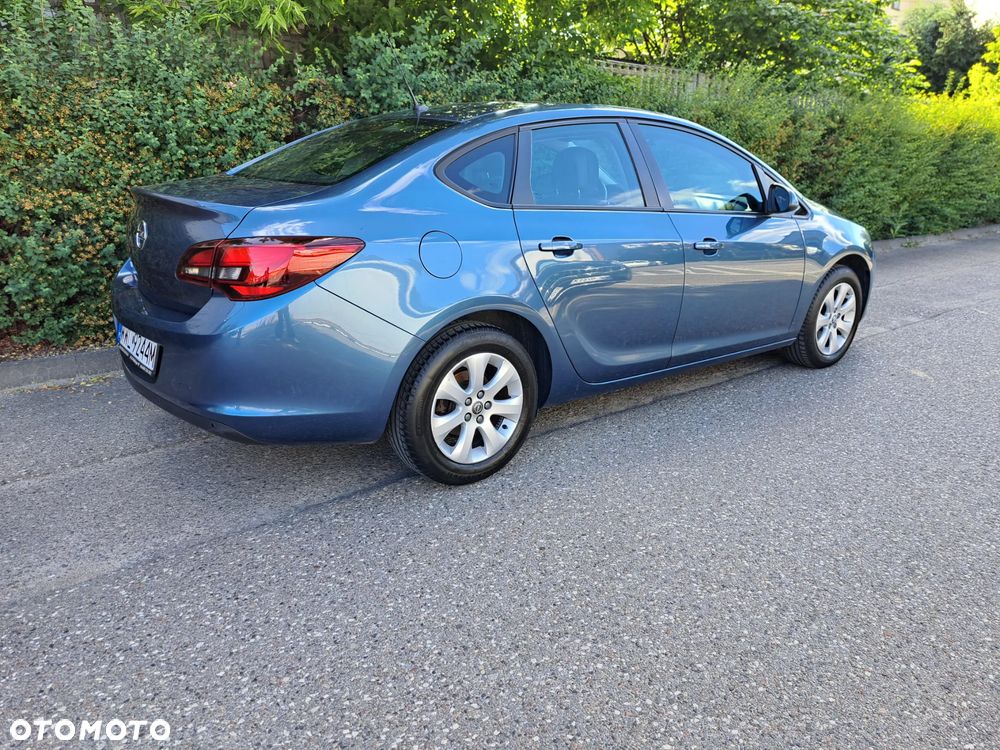 Opel Astra 1.6 Business - 2