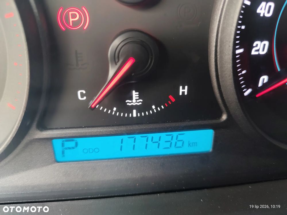 Chevrolet Captiva - 12