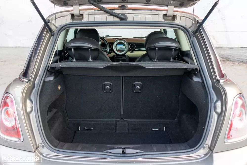 MINI 3 Portas One D - 17