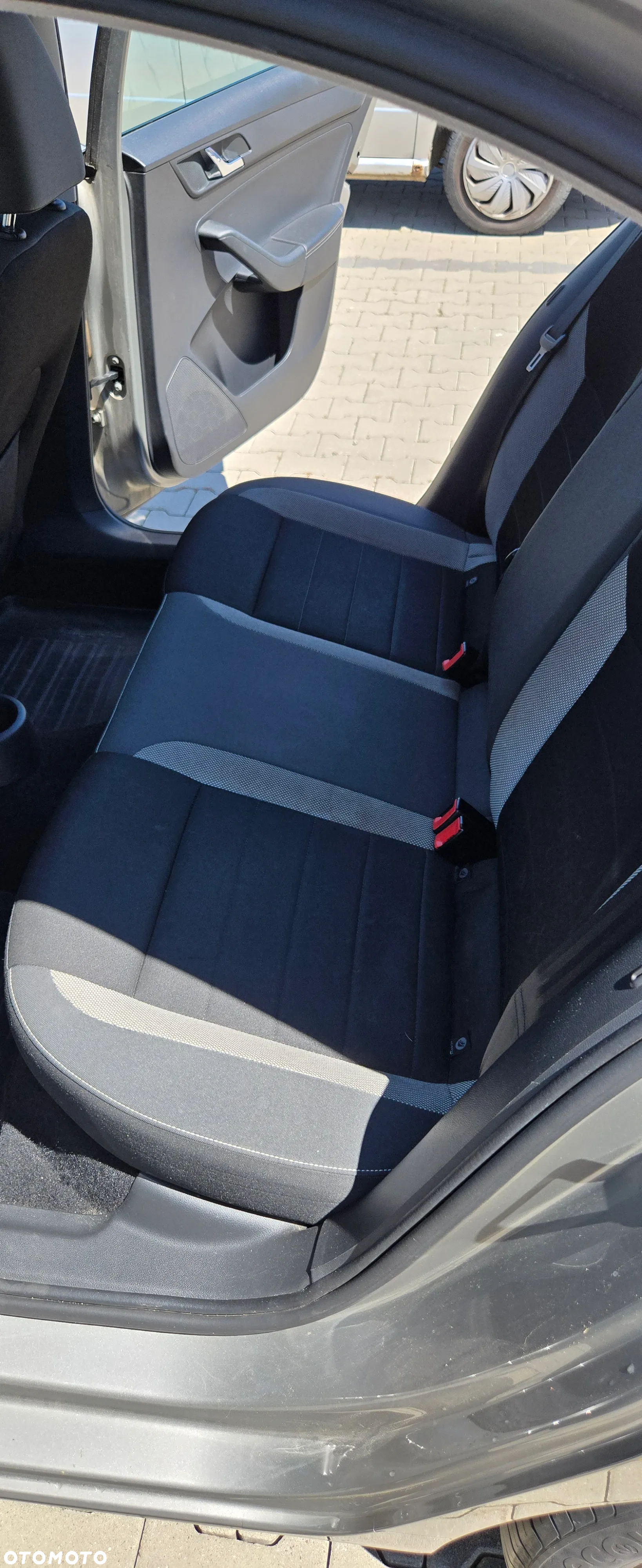 Skoda RAPID 1.2 TSI Ambition - 13