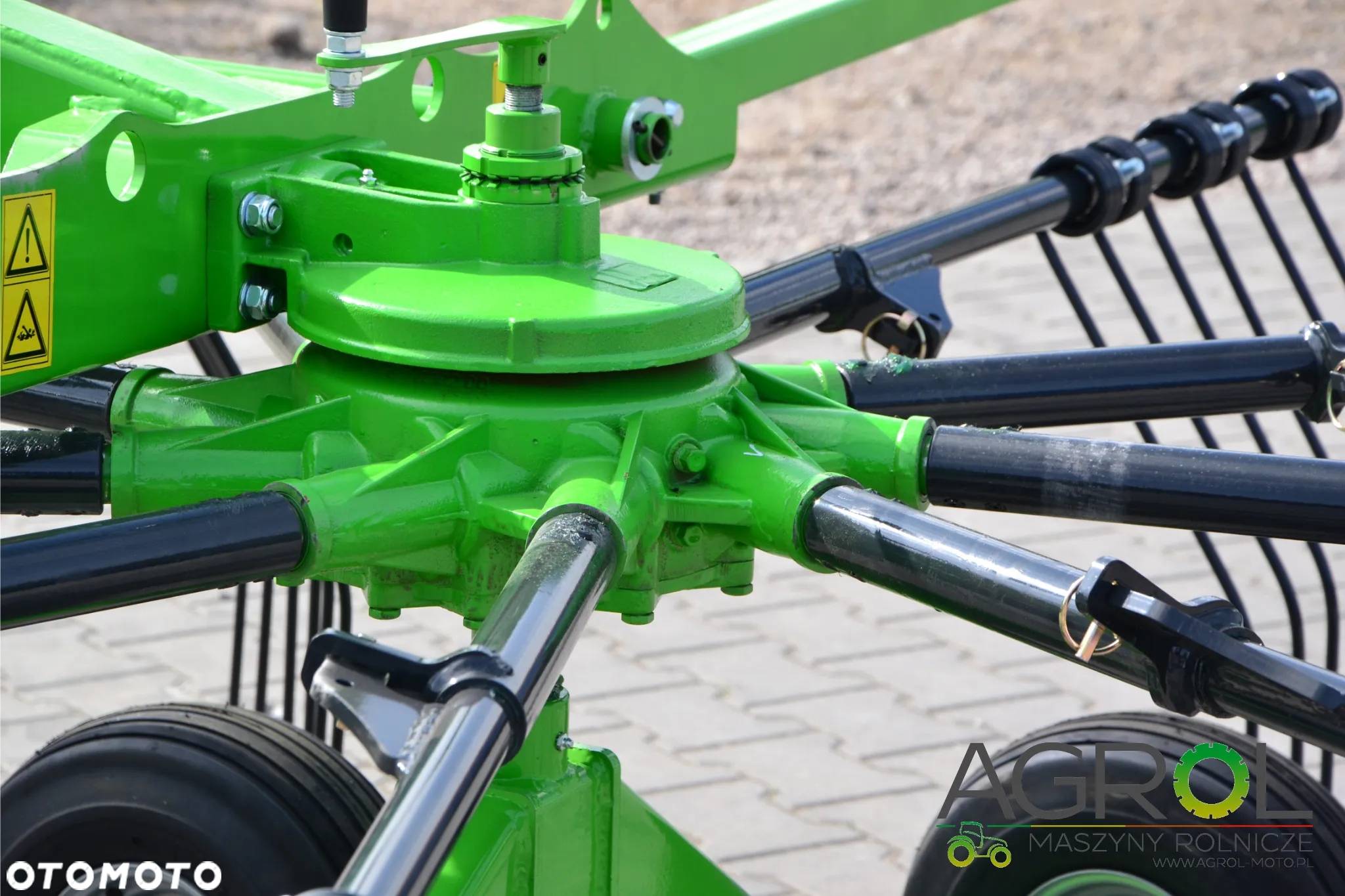 Zgrabiarka jedno karuzelowa INTER-TECH ZKT-3.5m tandem 4.2m KUNH - 3