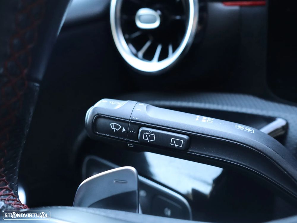 Mercedes-Benz A 250 e AMG Line - 17