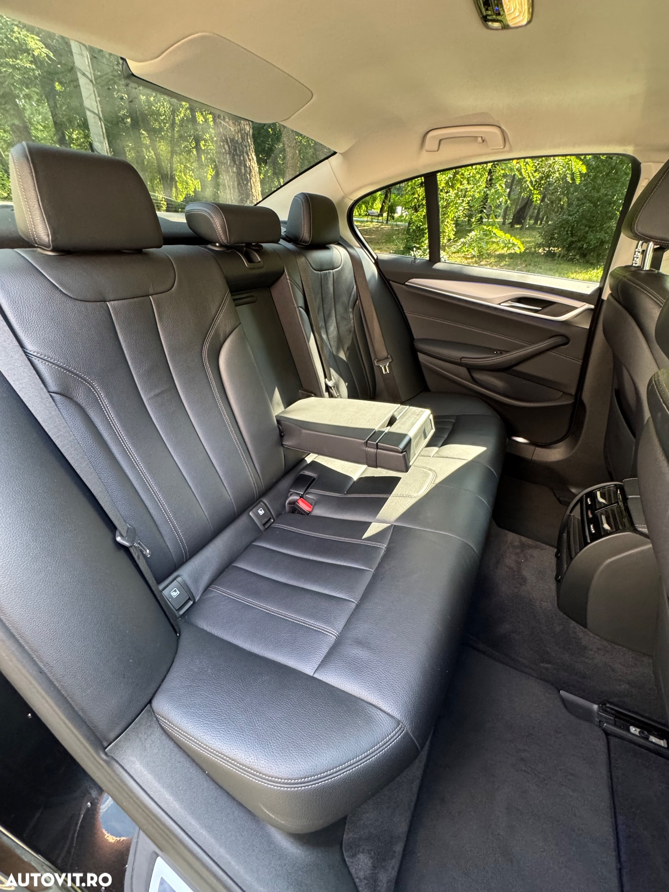 BMW Seria 5 520d Aut. Sport Line - 14