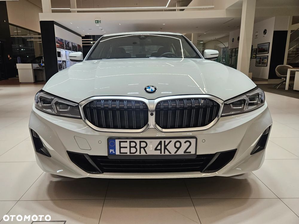 BMW Seria 3 330i - 5