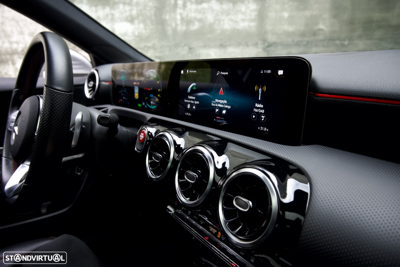Mercedes-Benz A 250 e AMG Line - 32