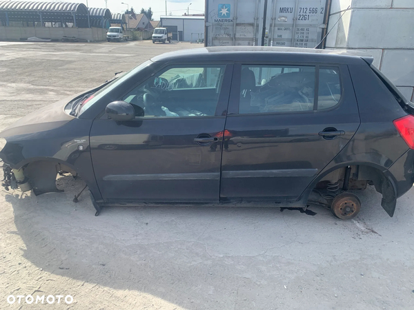 SKODA FABIA 2011 1.2 CBZ *SAMOCHÓD NA CZĘŚCI* 30 LAMPA LUSTERKO DRZWI MASKA KLAPA BELKA ZDERZAK BŁOTNIK PRAWA LEWA PRZÓD TYŁ
