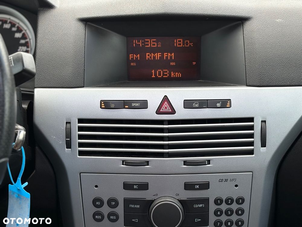 Opel Astra 2.0 T Sport - 24