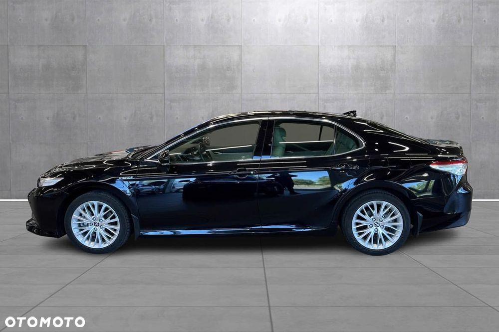 Toyota Camry 2021 photo 2