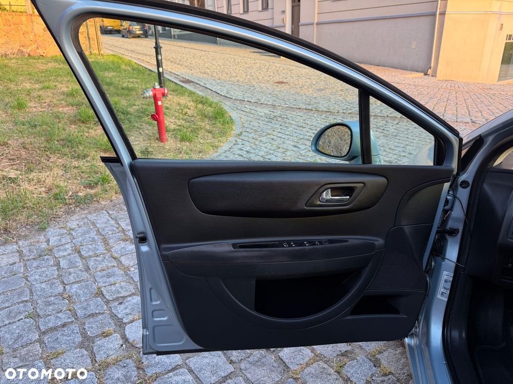 Citroën C4 1.6 16V Confort - 15