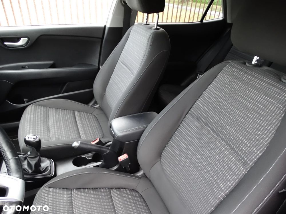 Kia Stonic - 11