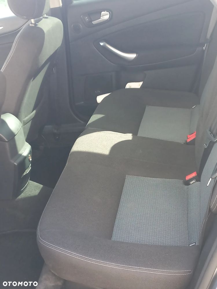 Ford Mondeo 2.0 TDCi Ambiente - 8