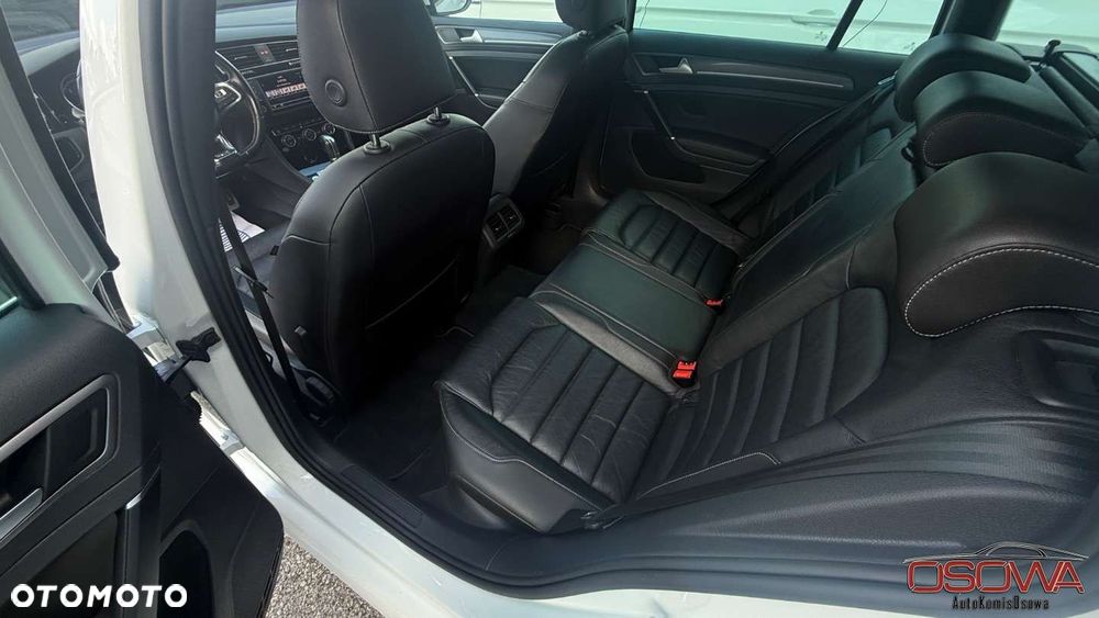 Volkswagen Golf Variant 2.0 TDI SCR DSG R-Line - 24