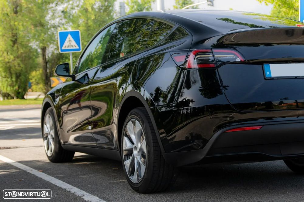 Tesla Model Y RWD - 12