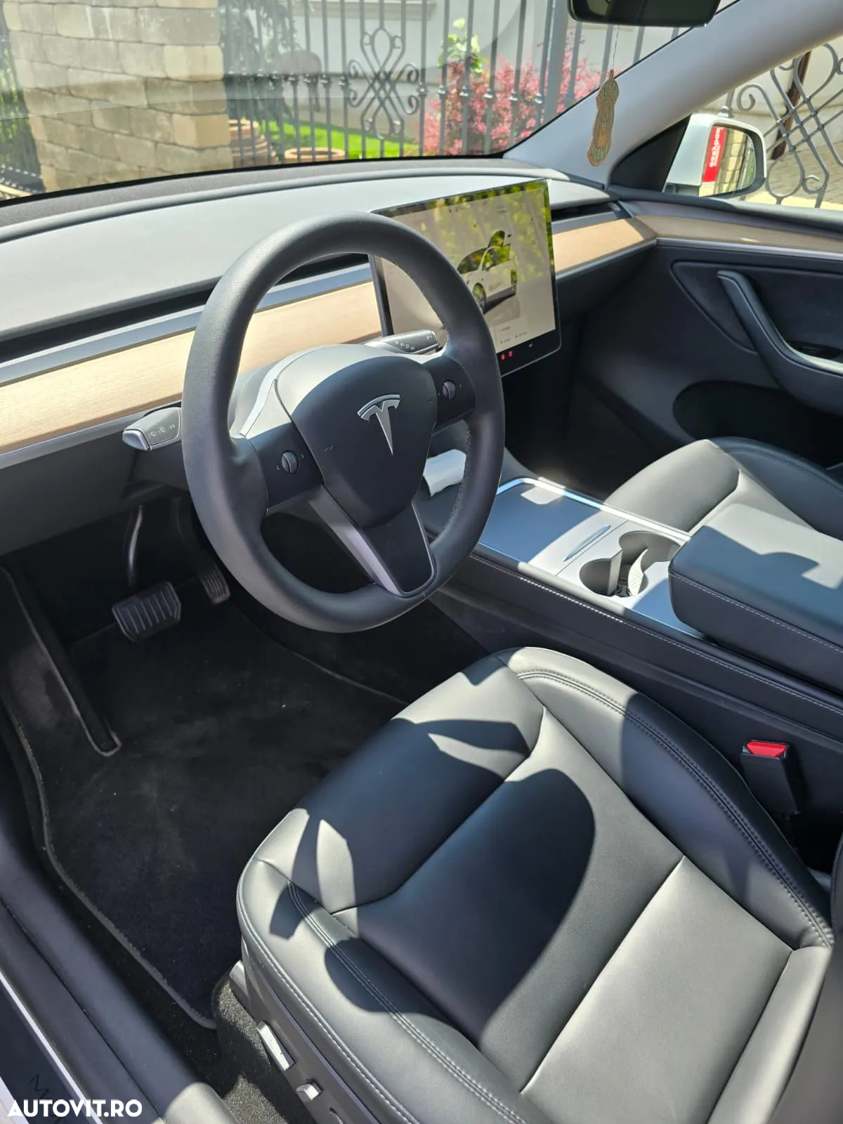 Tesla Model Y - 9