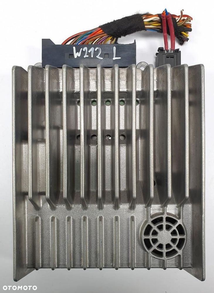 WZMACNIACZ HARMAN MERCEDES W212 A2129002401 - 1