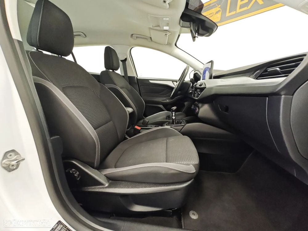 Ford Focus SW 1.0 EcoBoost MHEV Connected - 46