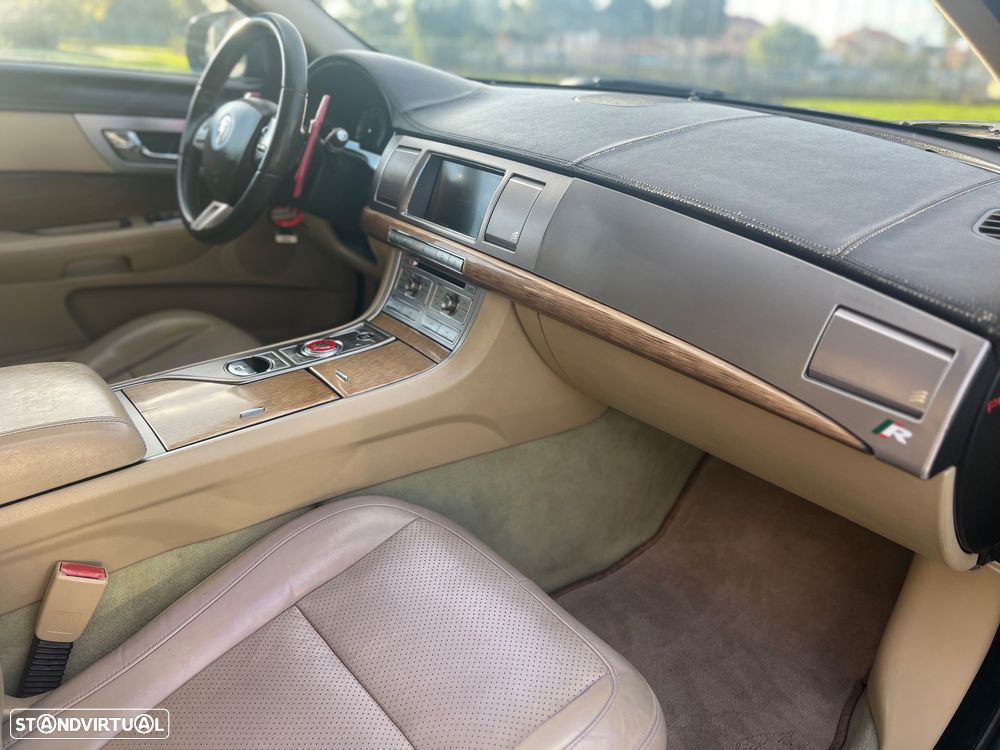 Jaguar XF 3.0 D V6 S Premium Luxury - 14