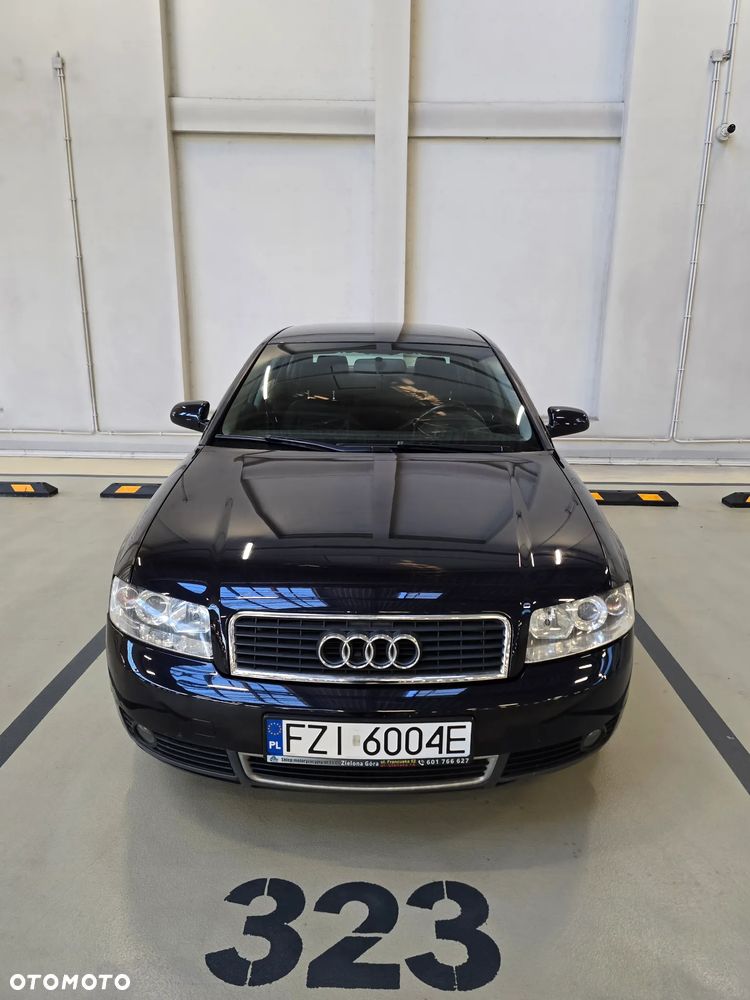 Audi A4 Limousine - 5