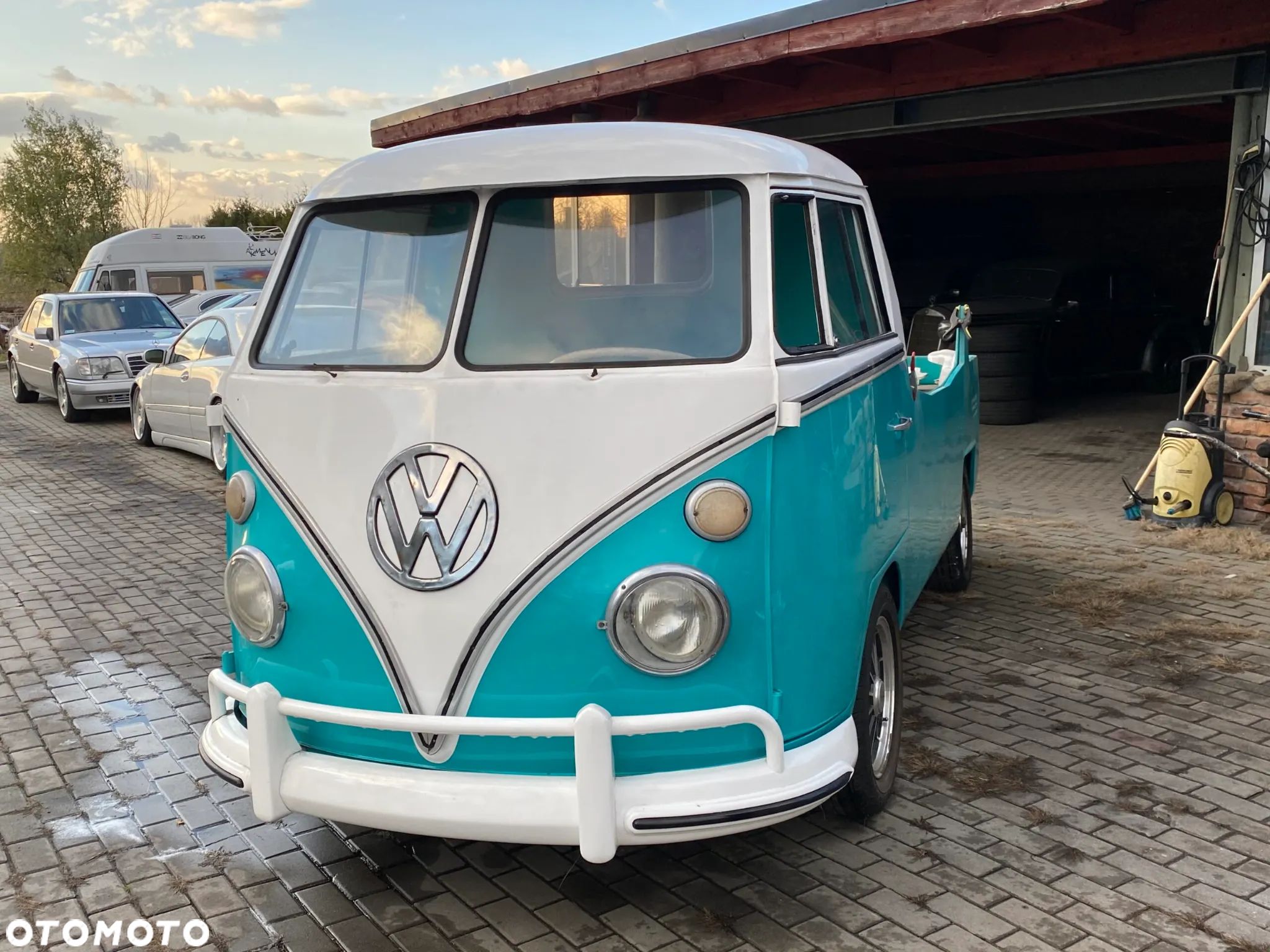 Volkswagen Transporter - 1