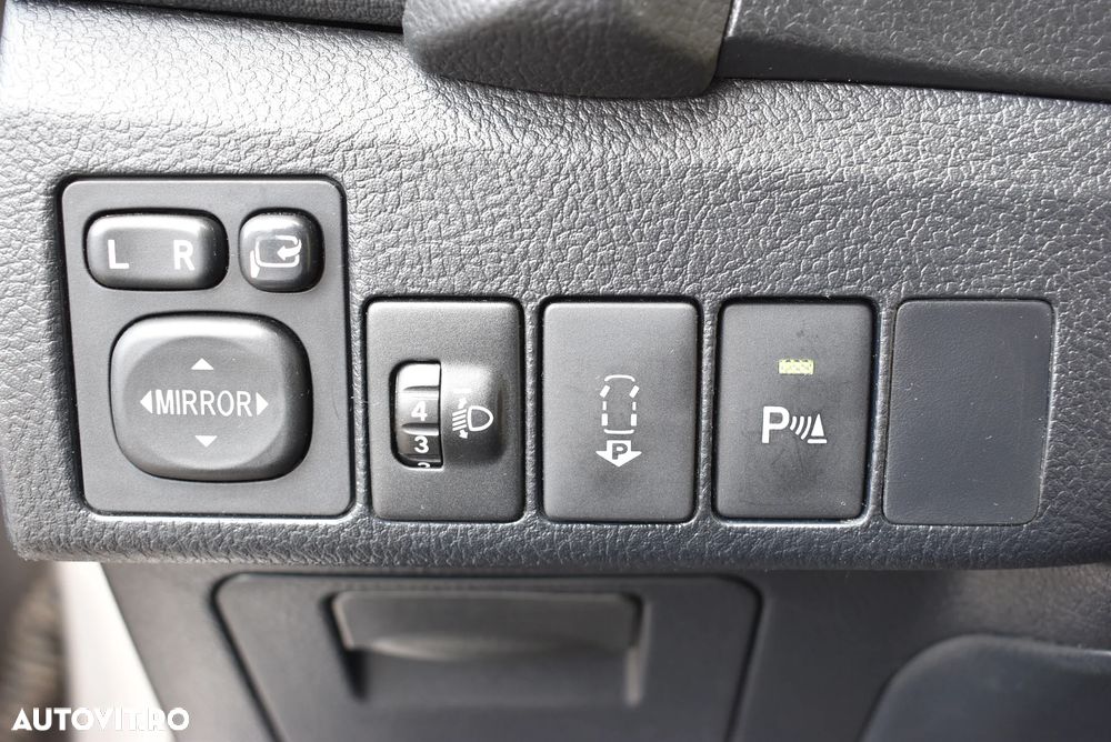 Toyota Auris 1.8 L VVT-i Luna - 16