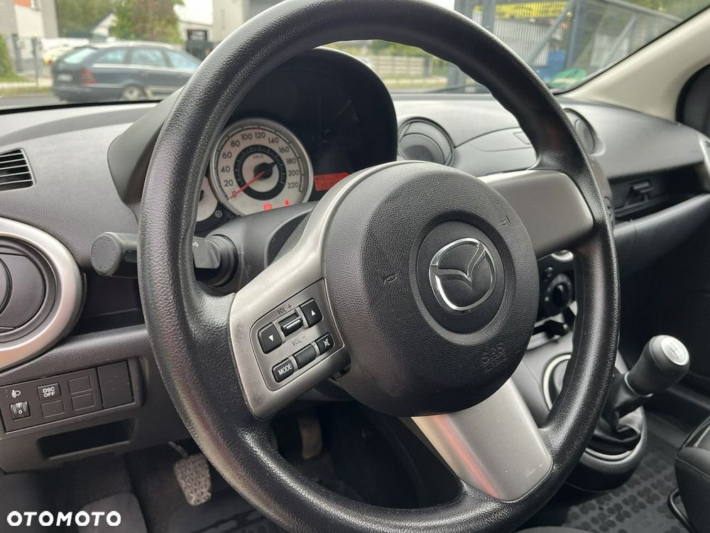 Mazda 2 - 17