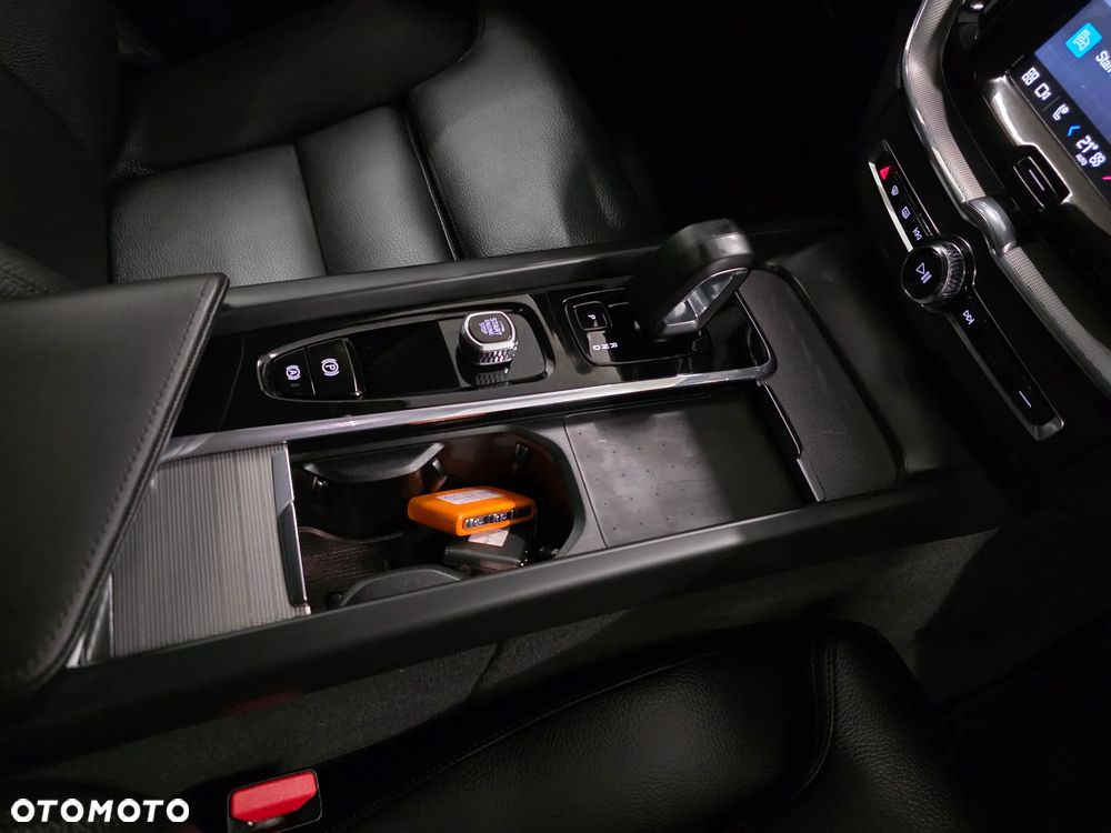 Volvo XC 60 B4 D Geartronic RDesign - 19